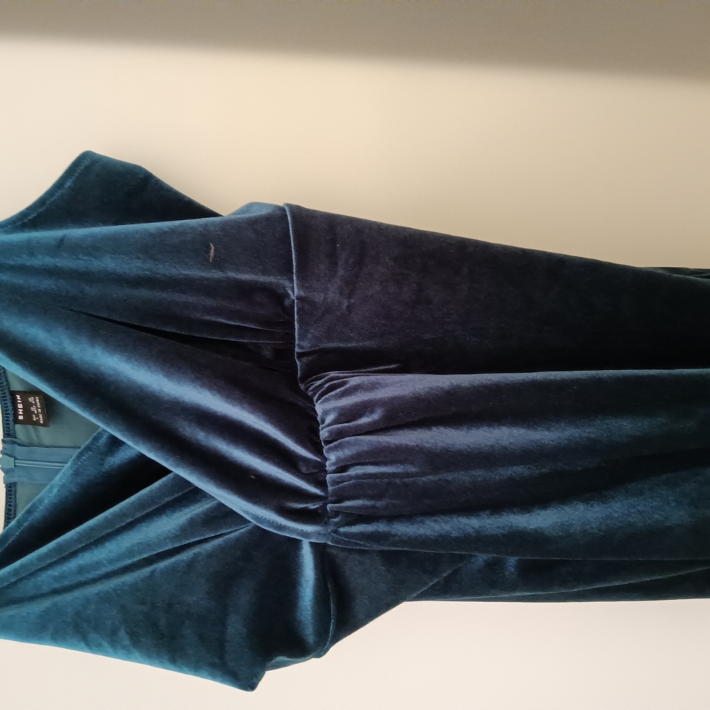 SHEIN Teal Velvet Midi Dress